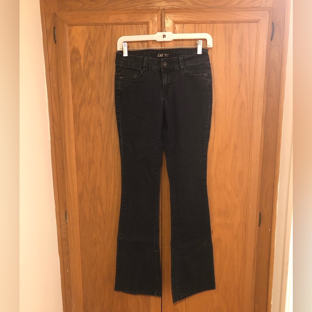 L.E.I. LEI Chelsea Lowrise Stretch Jeans Size 1 NWOT